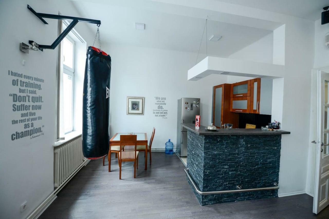 East-West Apartment Sarajevo Bagian luar foto