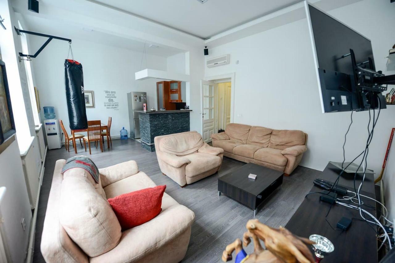 East-West Apartment Sarajevo Bagian luar foto