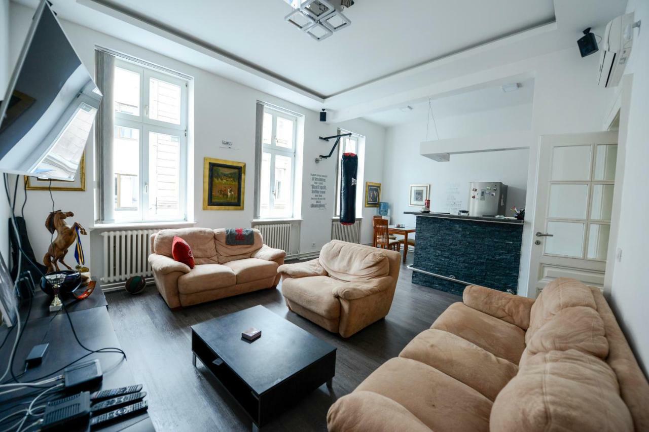 East-West Apartment Sarajevo Bagian luar foto